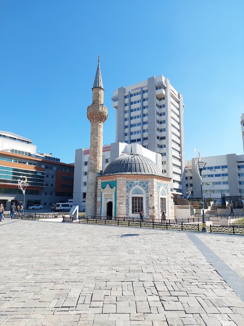 İzmir Konak Camii