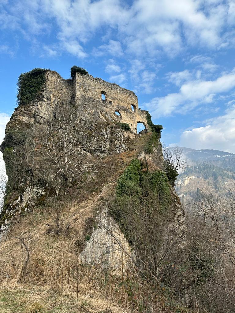 Kuştul Manastırı