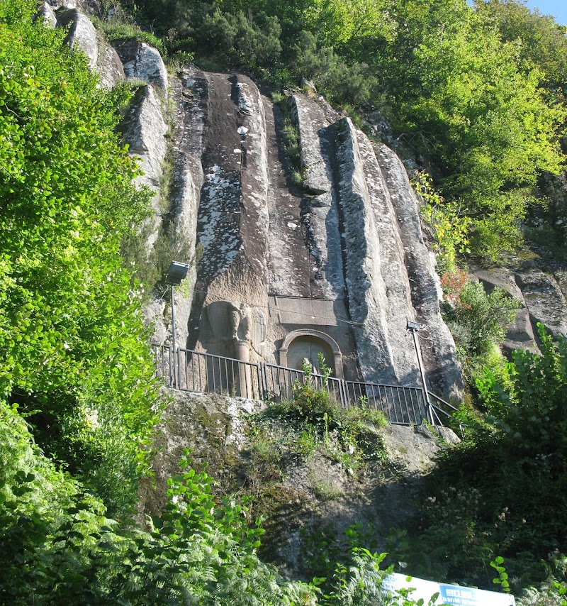 Kuş Kayası Yol Anıtı