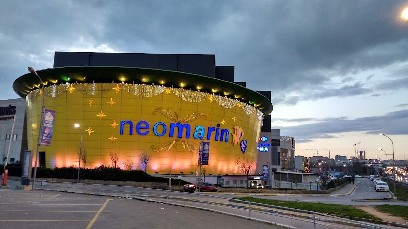 Neomarin Shopping Center