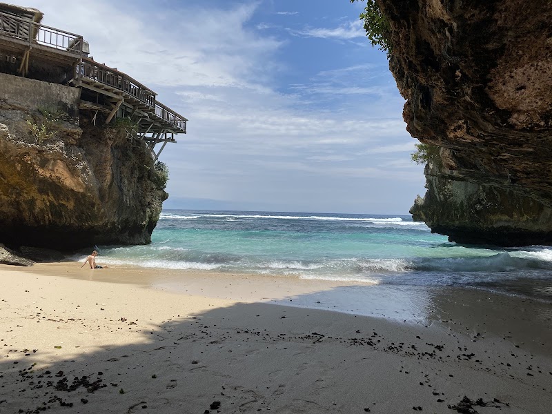 Uluwatu Beach