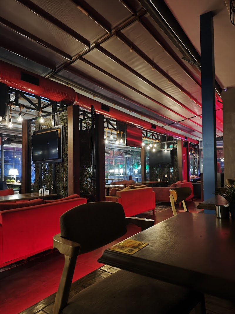 SHINE CAFE&LOUNGE