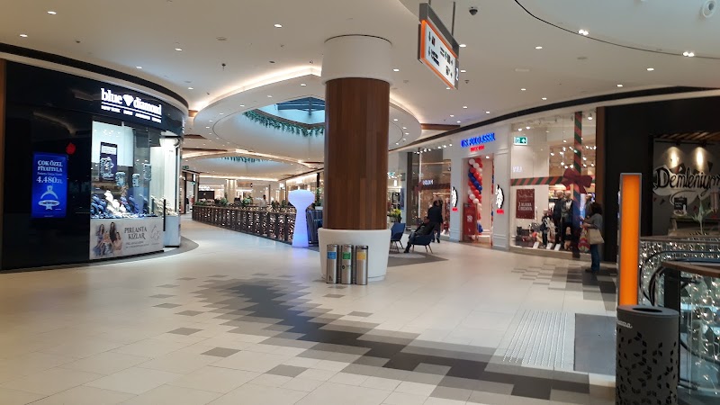 Maltepe Piazza Mall