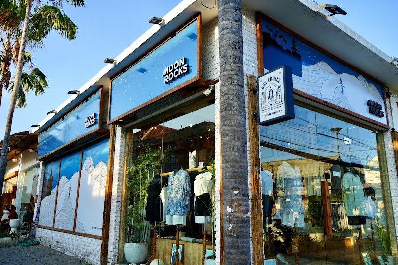 MOON ROCKS. Canggu