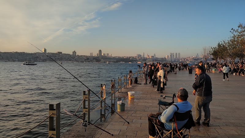 Uskudar Coast Walkway