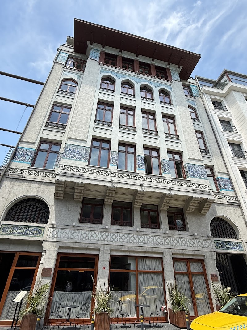 Hovagimyan Hotel and Suites