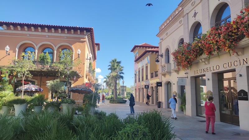 La Roca Village