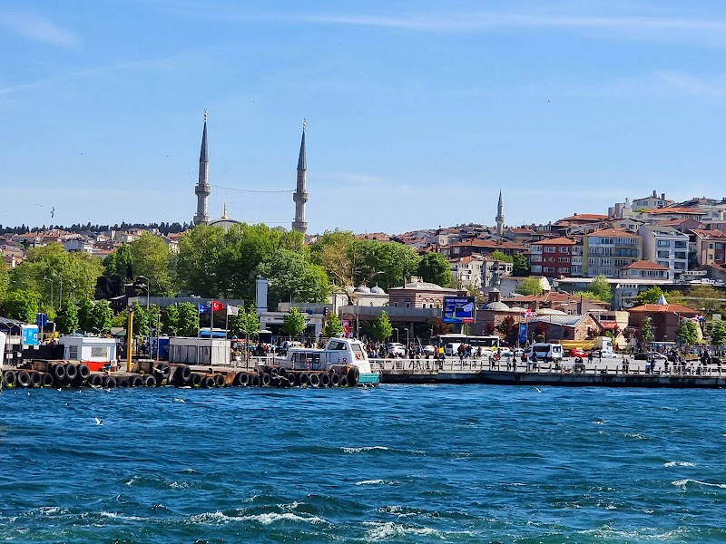 Üsküdar Vapur İskelesi