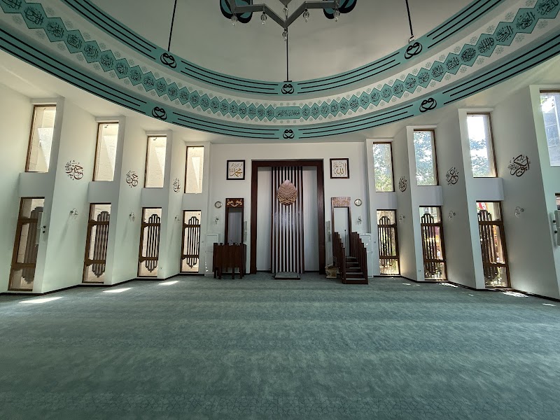 Büyükada Çarşı Camii
