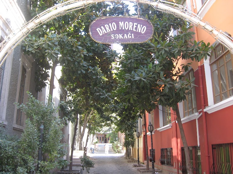 Dario Moreno Sokak