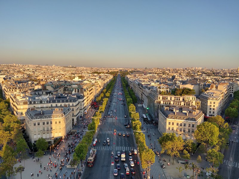 Av. des Champs-Élysées