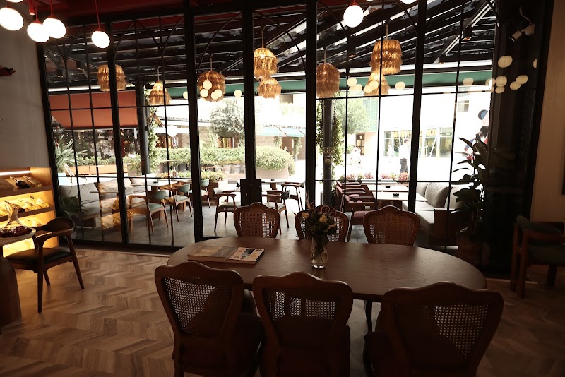 GST Gusto Wine&Cheese