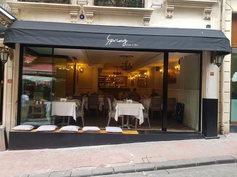 Spring Cafe & Bar