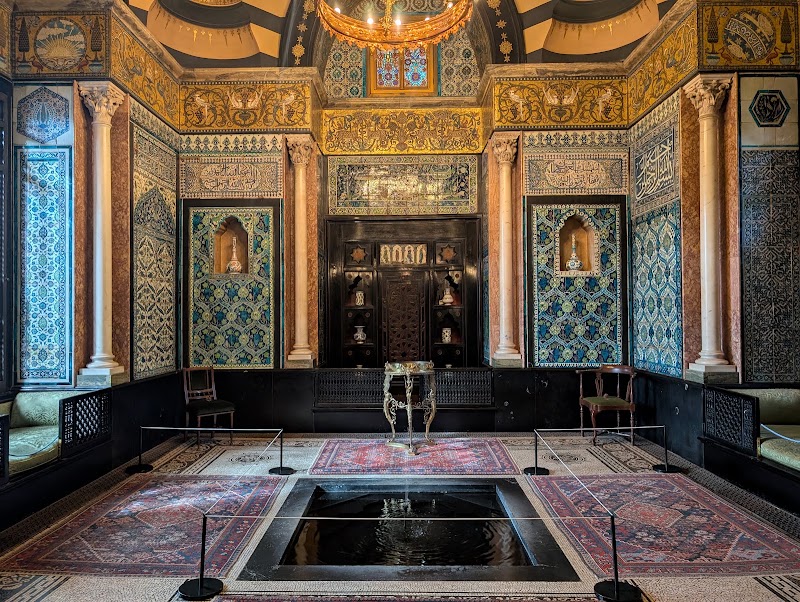 Leighton House
