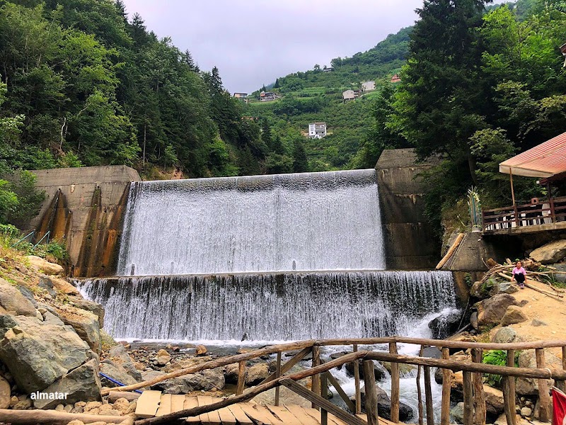 Çaykara Şelalesi