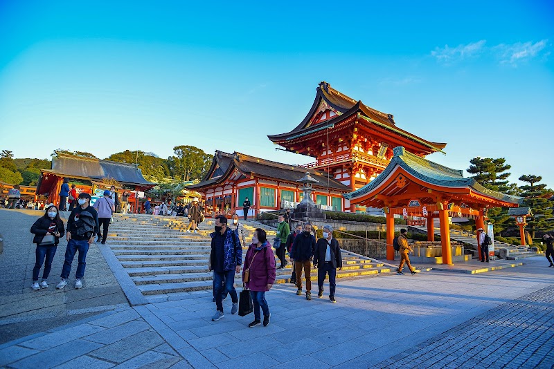 Fushimi Inari Taisha Honden (Sanctuary)
