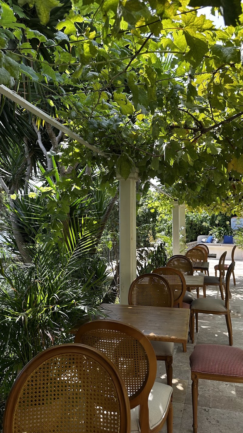 Capri Beach Restaurant