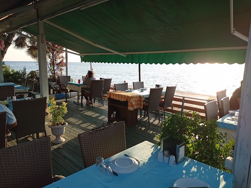Camlı Köşk Restaurant – Büyükçekmece Balık Restoranı, Sahilde Deniz Manzaralı