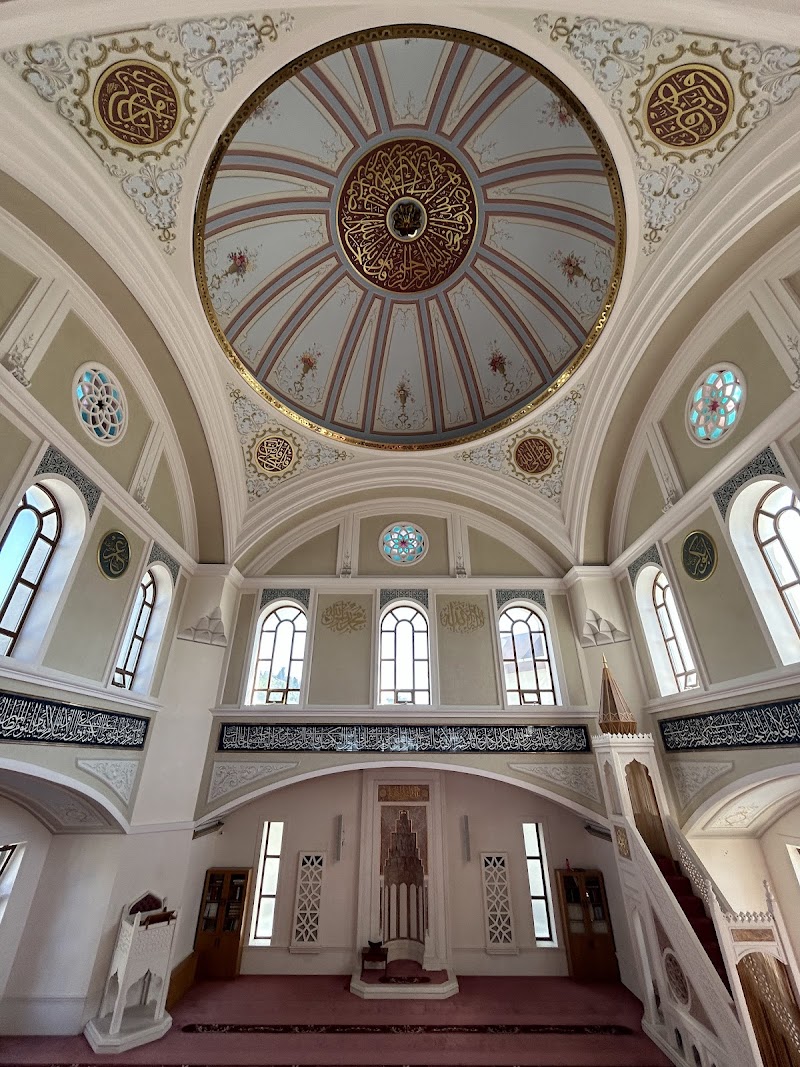 Cennet Cami