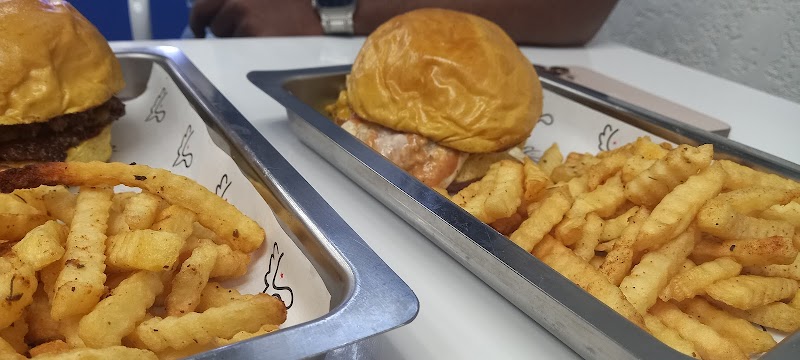 CHIBS BURGER