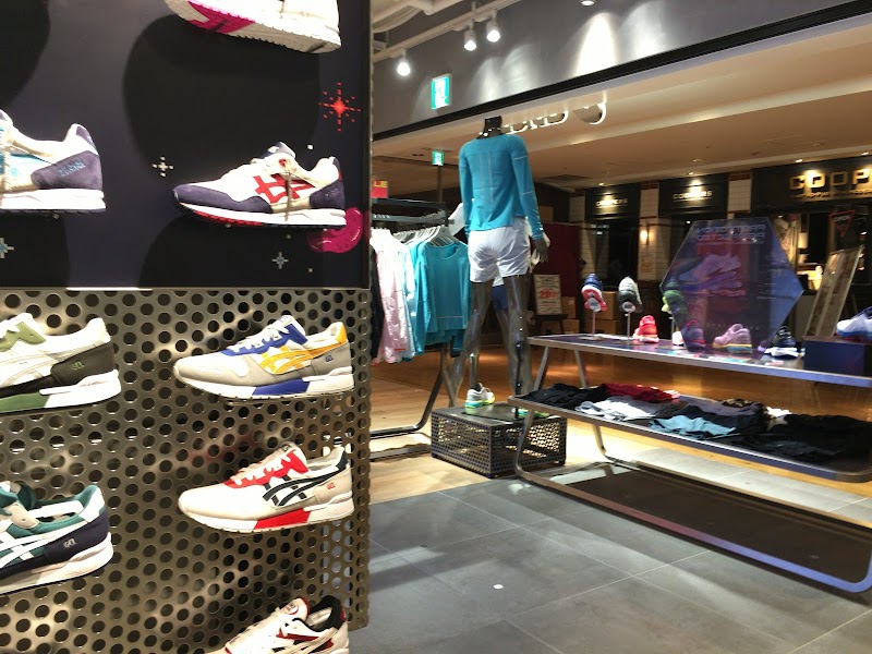 ASICS RUN TOKYO MARUNOUCHI