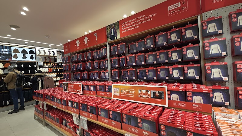UNIQLO - FRANKFURT - BIEBERGASSE