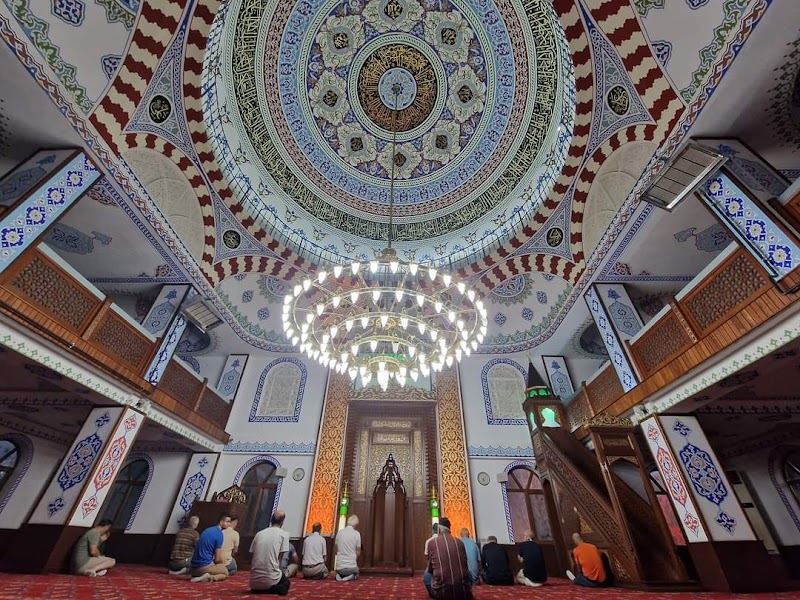 Sürmene Sahil Camii