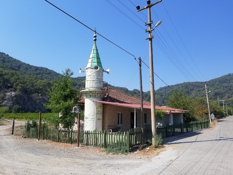 Çandır Mahallesi Horozlar Camii