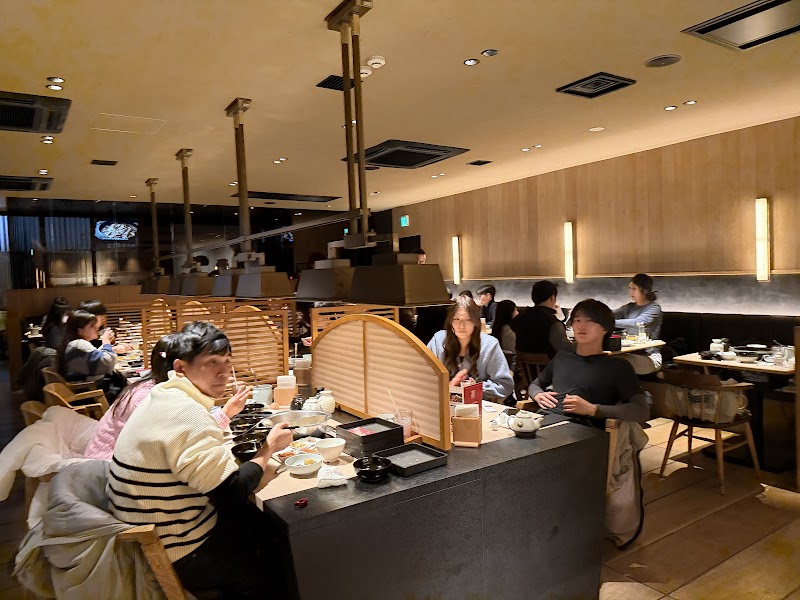 Momo Paradise Shinjuku Higashi-guchi