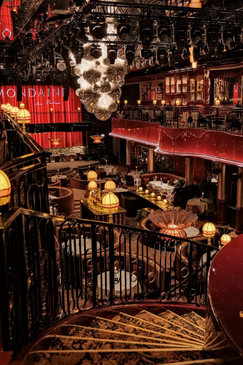 Mondaine de Pariso, Istanbul